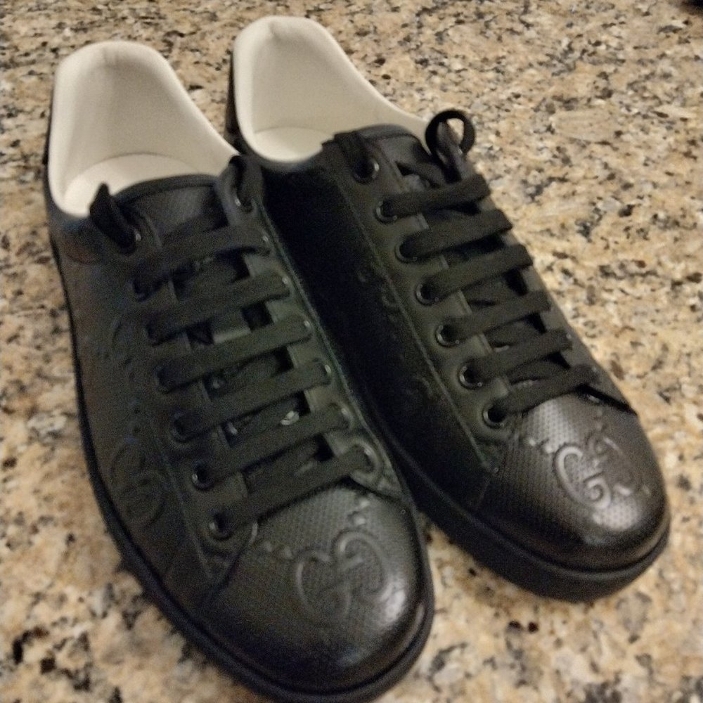 Gucci Tennis Black Men's or Women's. Never worn with box and dust bag. - Picture 4 of 5